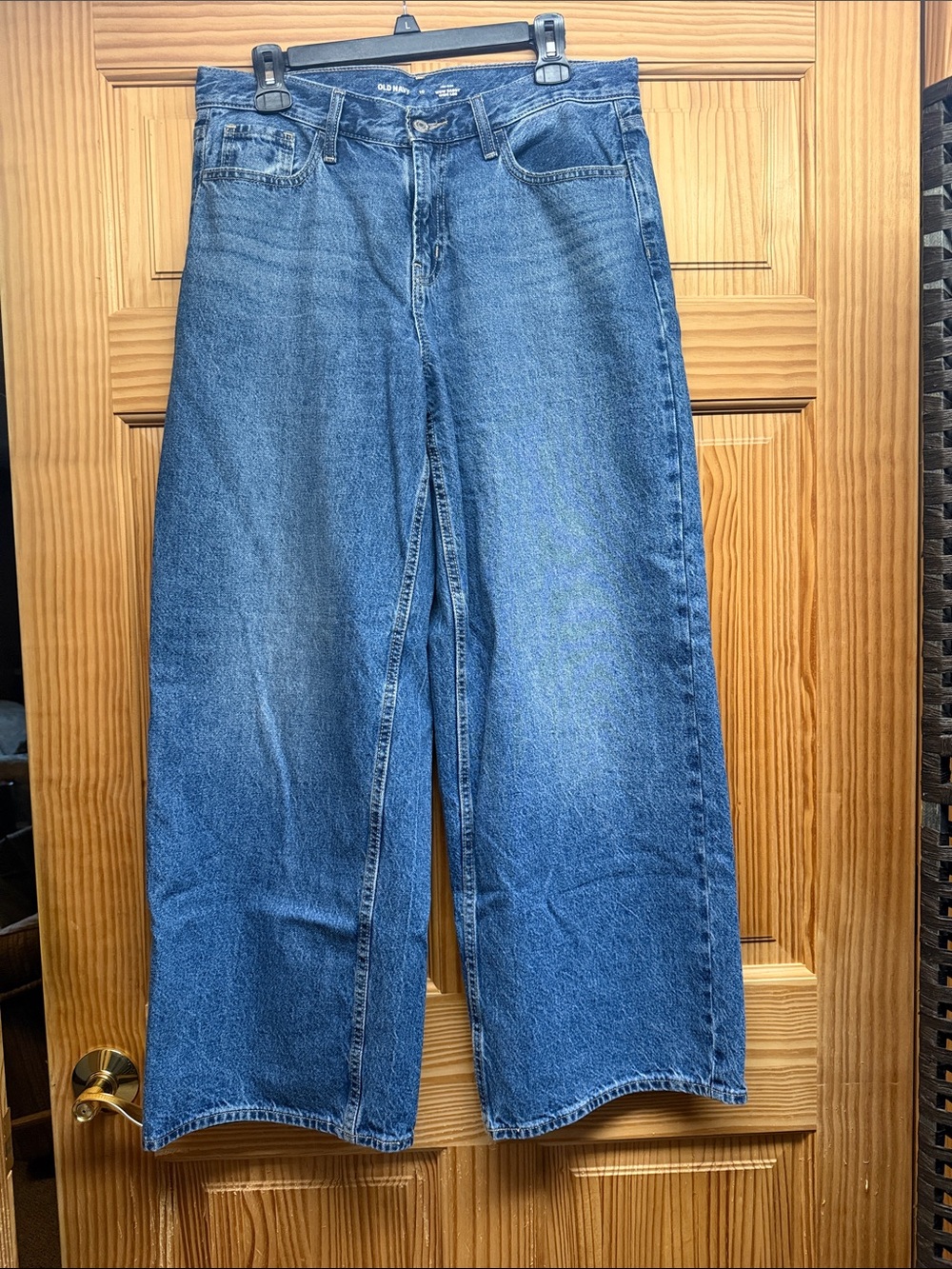 Old Navy Wide-Leg Jeans in Medium Blue Wash